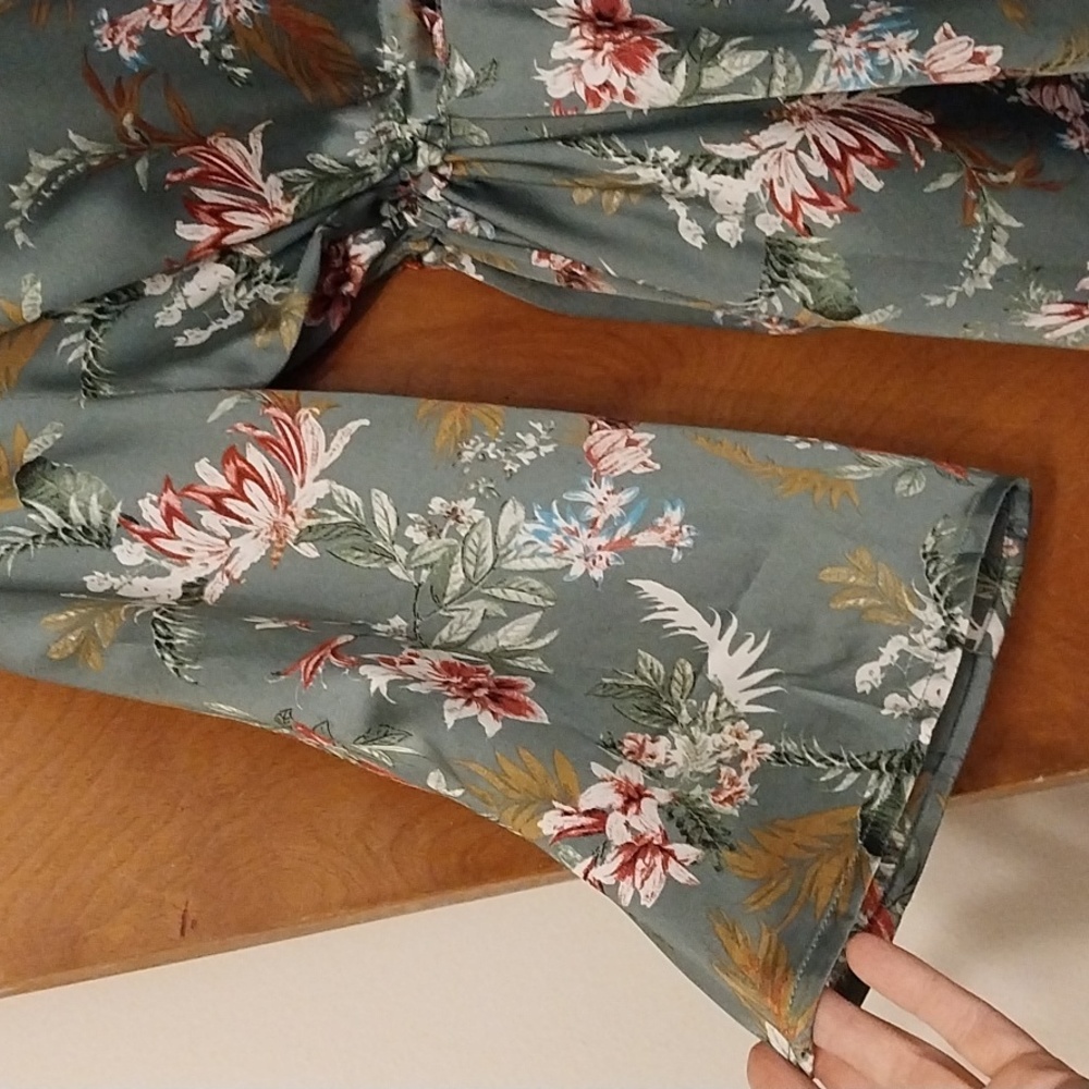 Silk handkerchief top - Picture 2 of 5